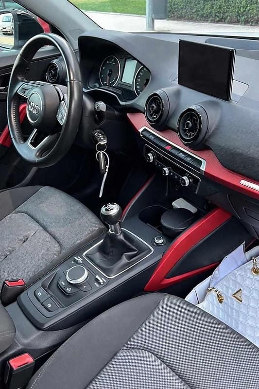 Usado Audi Q2 Sport 116 HP (85 kW) 2018 Branco SUV