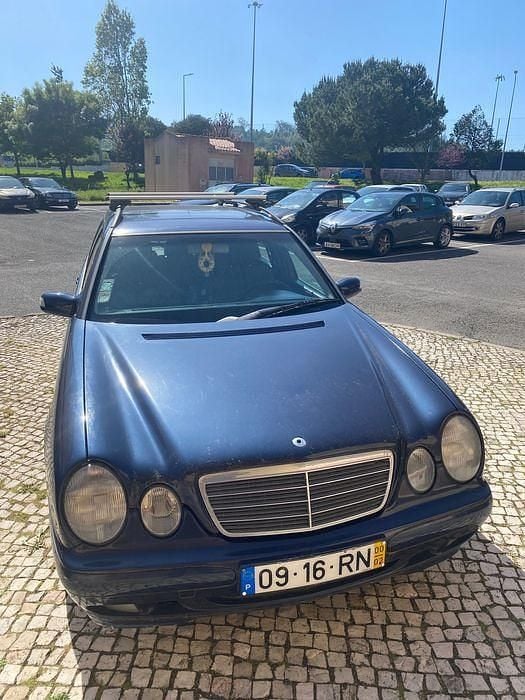 Usado 2000 Mercedes E220 Sedan | € 1.700 (Super Preço) - Imagem 1/4