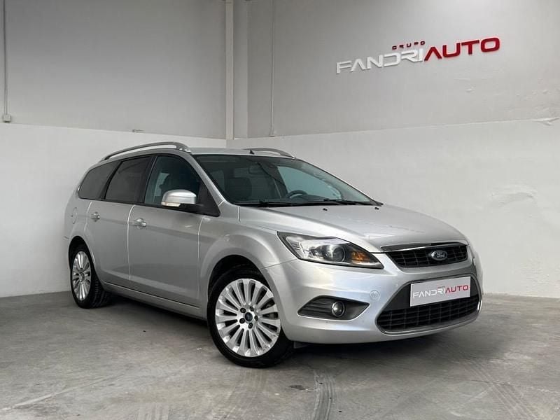 Usado Ford Focus Titanium 90 HP (66 kW) 2008 Cinza prata Carrinha
