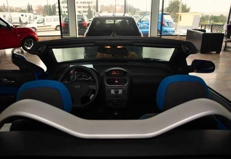 Usado Opel Tigra 69 HP (50 kW) 2005 Azul Cabrios