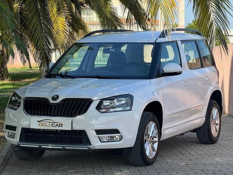 Usado Skoda Yeti Style 110 HP (80 kW) 2017 Branco SUV