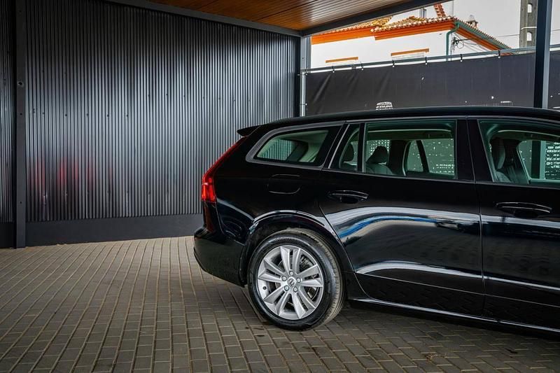 Usado Volvo V60 197 HP (144 kW) 2020 Preto Carrinha
