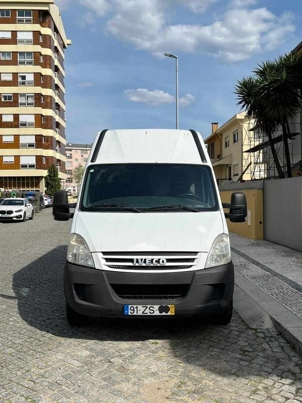 Branco Usado 2008 Iveco 35.12 Van | € 9.500 - Imagem 1/4
