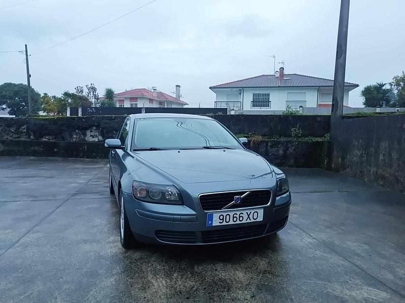 Cinzento Usado 2004 Volvo S40 Sedan | € 4.450 - Imagem 1/4