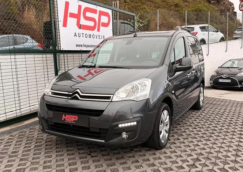 Cinza escuro Usado 2018 Citroën Berlingo Monovolume | € 17.990 - Imagem 1/4