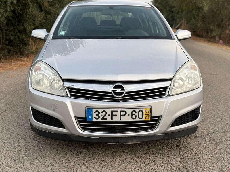 Usado Opel Astra Edition 90 HP (66 kW) 2008 Cinzento Citadino