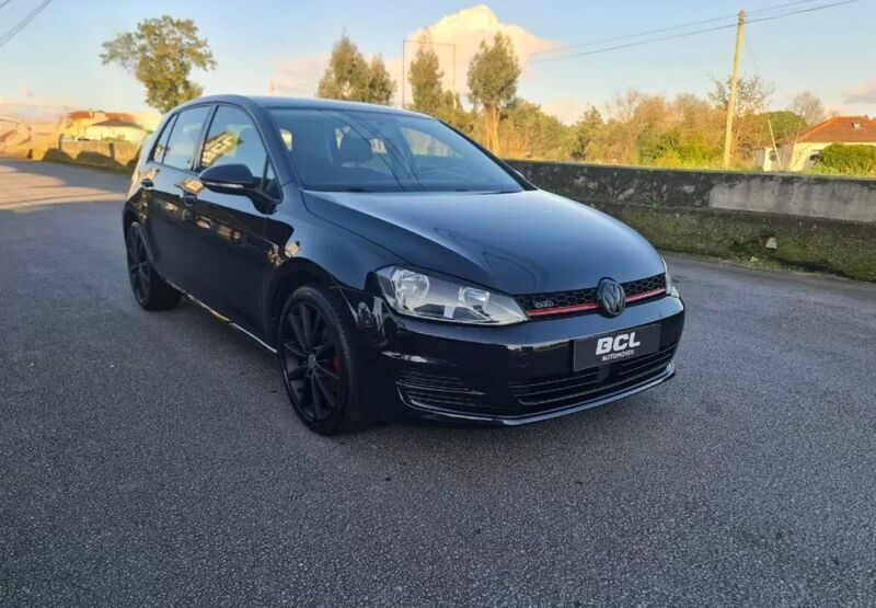 Preto Usado 2015 VW Golf VII Highline Citadino | € 13.990 (Preço justo) - Imagem 1/4