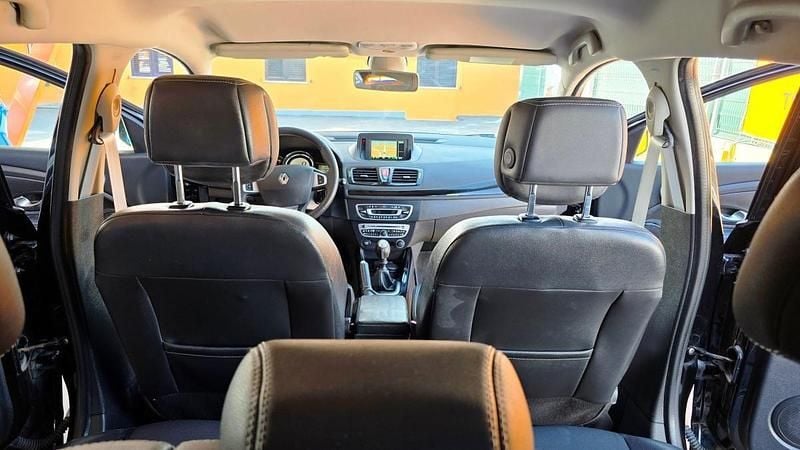 Usado Renault Mégane III 110 HP (80 kW) 2011 Preto