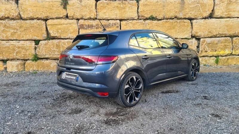 Usado Renault Mégane IV Intens 115 HP (84 kW) 2022 Cinza Citadino