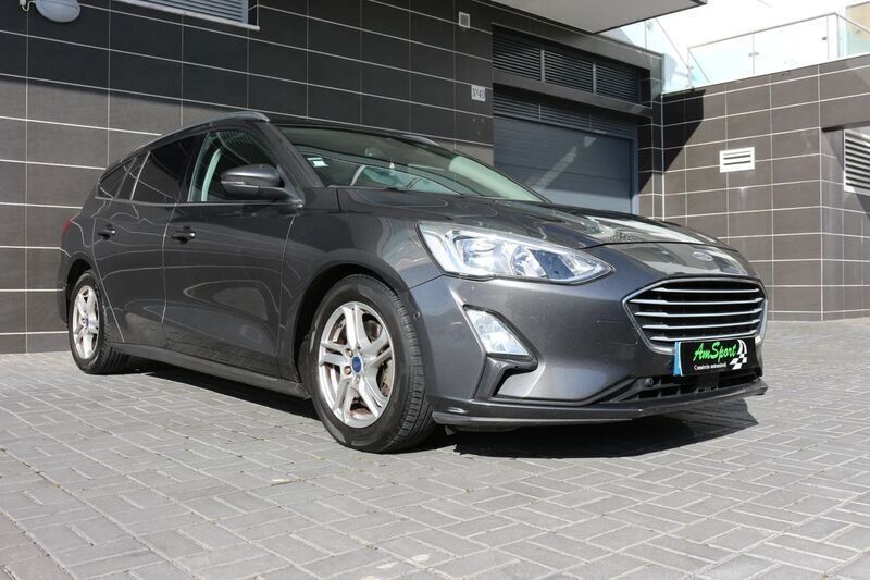 Usado Ford Focus 120 HP (88 kW) 2018 Cinzento Carrinha