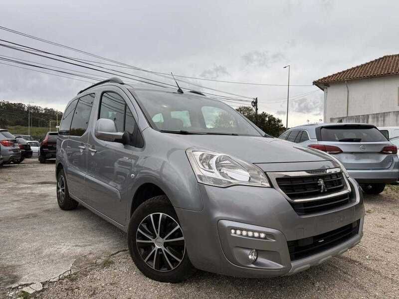 Cinzento Usado 2018 Peugeot Partner Monovolume | € 14.990 (Caro) - Imagem 1/4