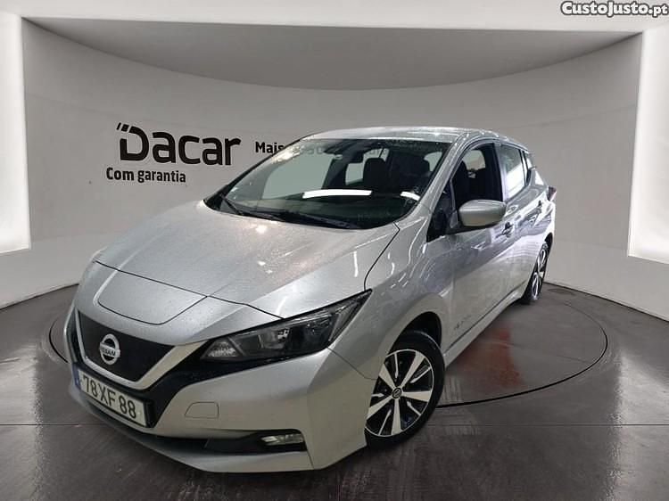 Usado Nissan Leaf Acenta 110 kW (150 HP) 2019 Cinza Citadino