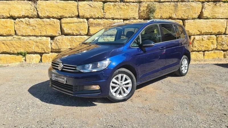 Azul Usado 2018 VW Touran Monovolume | € 17.950 (Bom preço) - Imagem 1/4