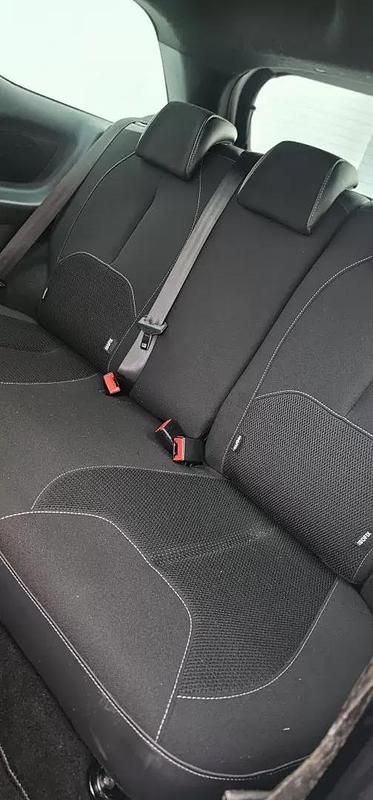 Usado Citroën DS3 Chic 70 HP (51 kW) 2013 Branco Sedan