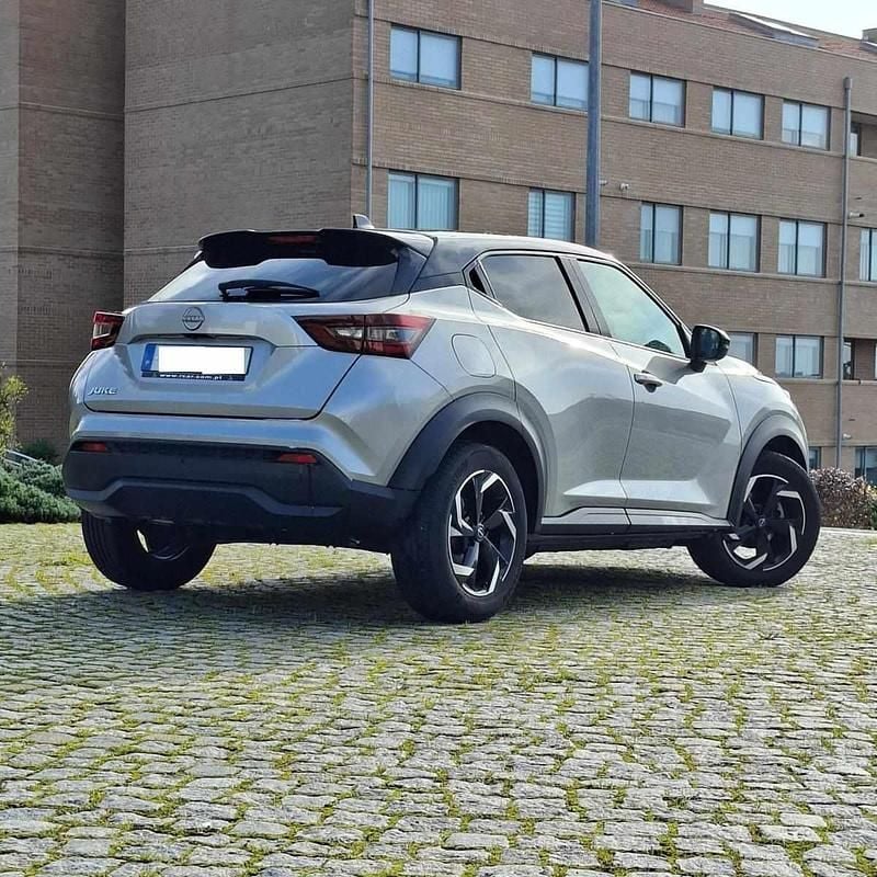 Usado Nissan Juke 114 HP (83 kW) 2023 Cinzento SUV