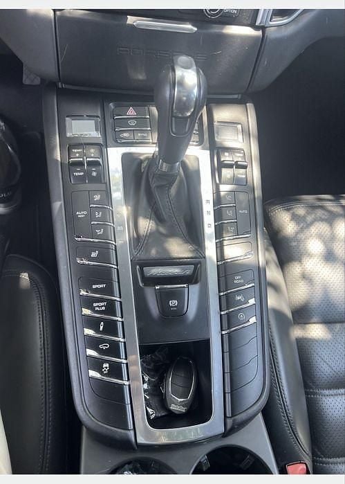 Usado Porsche Macan Turbo 400 HP (294 kW) 2015 SUV