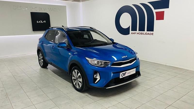 Azul Usado 2025 Kia Stonic SUV | € 17.899 (Preço justo) - Imagem 1/3