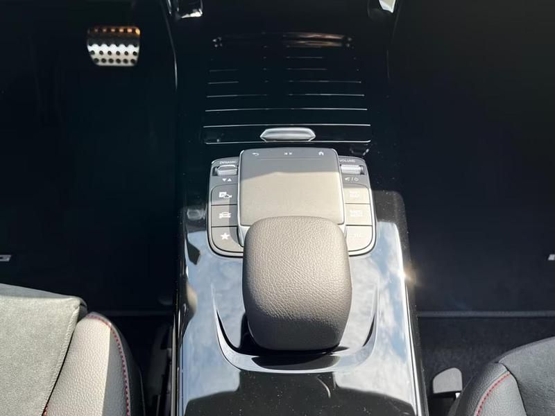 Usado Mercedes CLA250e AMG 225 HP (165 kW) 2023 Preto Sedan