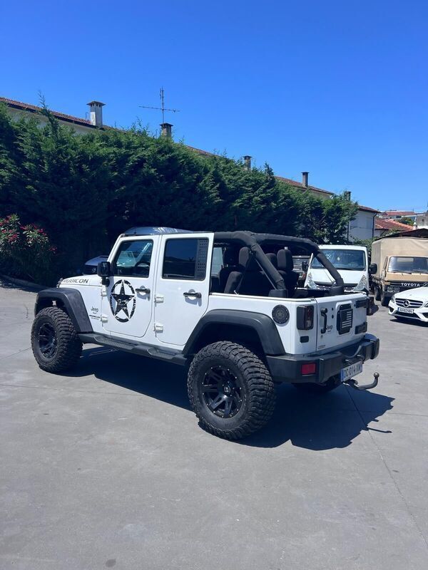 Branco Usado 2014 Jeep Wrangler Sport SUV | € 57.500 - Imagem 1/4