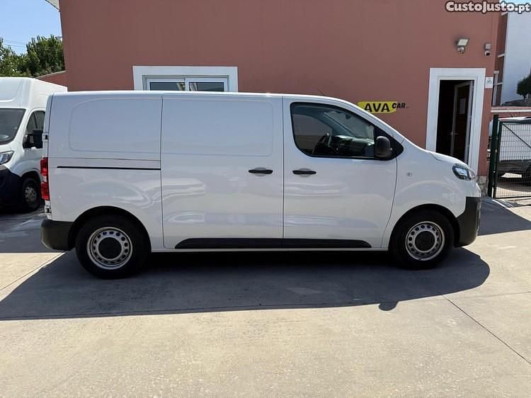 Branco Usado 2023 Opel Vivaro-e Combi Van | € 29.990 - Imagem 1/1