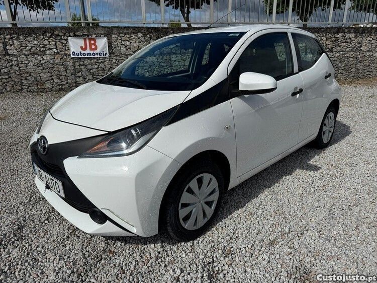Branco Usado 2015 Toyota Aygo Citadino | € 9.850 (Preço justo) - Imagem 1/1