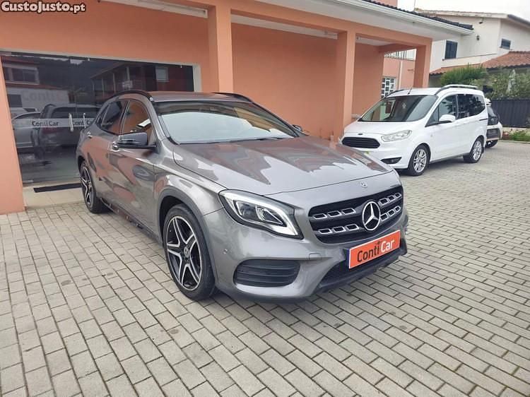 Cinza Usado 2019 Mercedes GLA180 AMG line SUV | € 24.990 (Preço justo) - Imagem 1/1