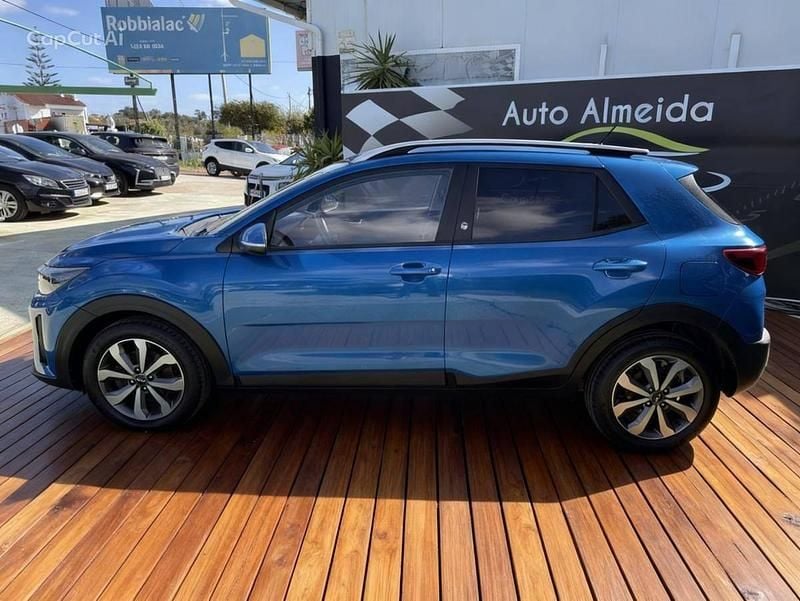 Usado Kia Stonic 100 HP (73 kW) 2021 Azul SUV
