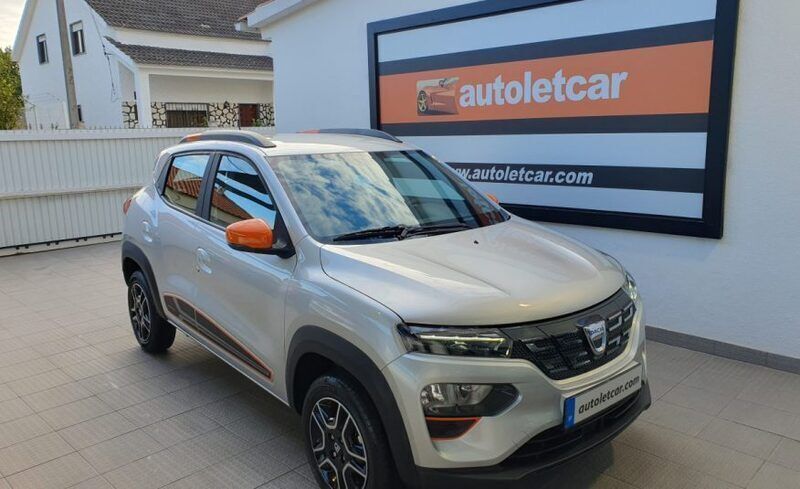 Cinzento Usado 2021 Dacia Spring Comfort Citadino | € 16.900 (Caro) - Imagem 1/4
