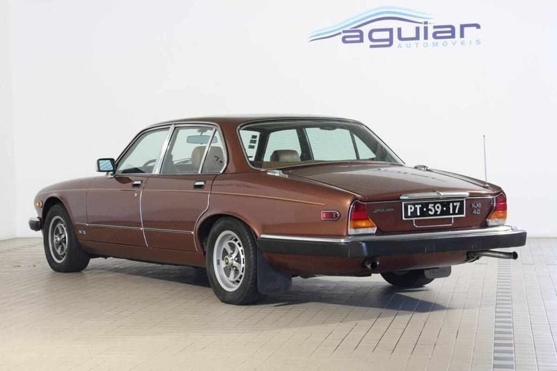 Usado Jaguar XJ6 205 HP (150 kW) 1982 Outra Sedan