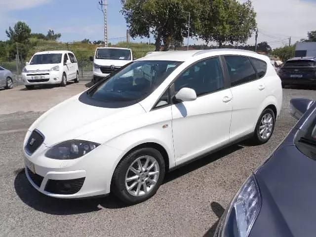 Branco Usado 2011 Seat Altea XL Monovolume | € 10.500 - Imagem 1/4