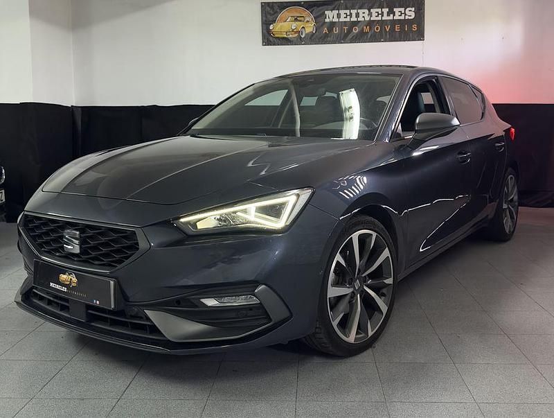 Cinzento Usado 2021 Seat Leon FR Sedan | € 17.990 (Preço justo) - Imagem 1/4