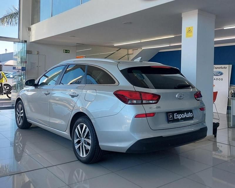 Usado Hyundai i30 Style 115 HP (84 kW) 2019 Cinza Carrinha