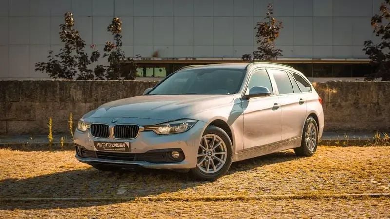 Prateado Usado 2018 BMW 320 Sport Line Carrinha | € 21.950 (Preço justo) - Imagem 1/4