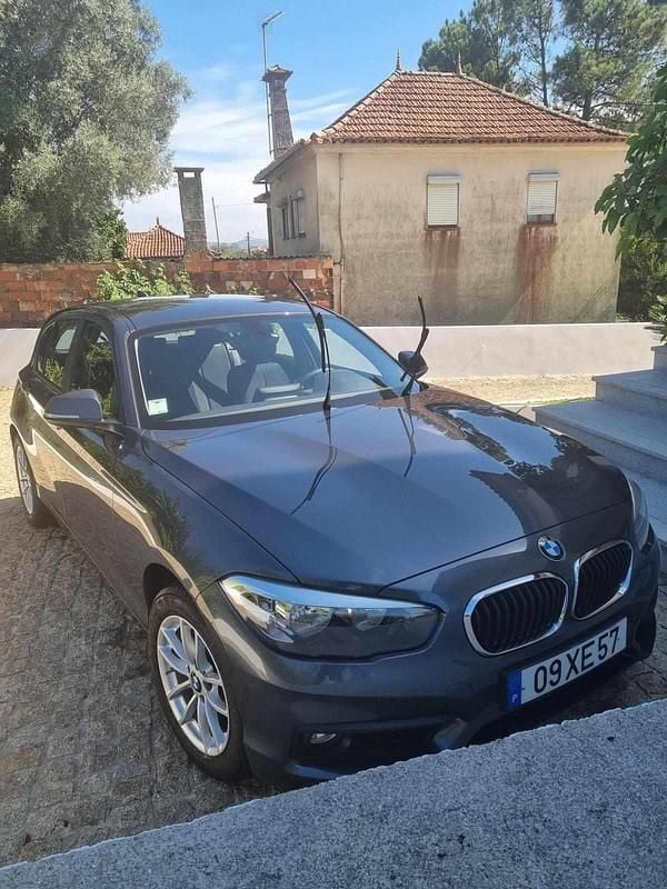 Cinzento Usado 2019 BMW 116 Citadino | € 16.300 (Super Preço) - Imagem 1/4
