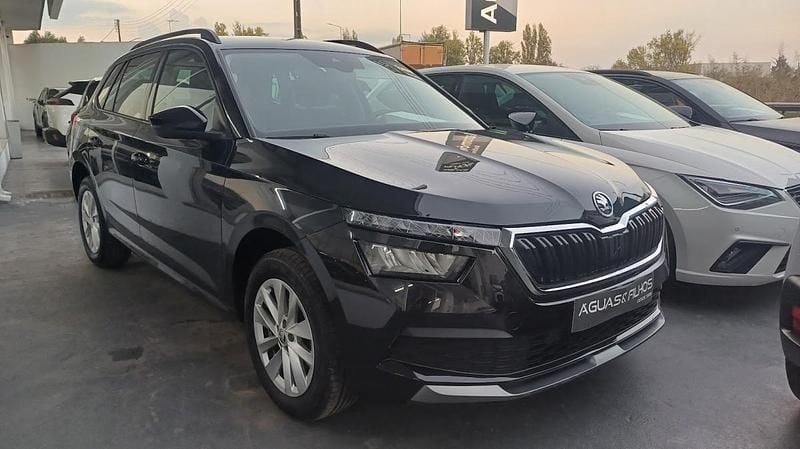 Preto Usado 2025 Skoda Kamiq Ambition SUV | € 23.990 (Preço justo) - Imagem 1/2