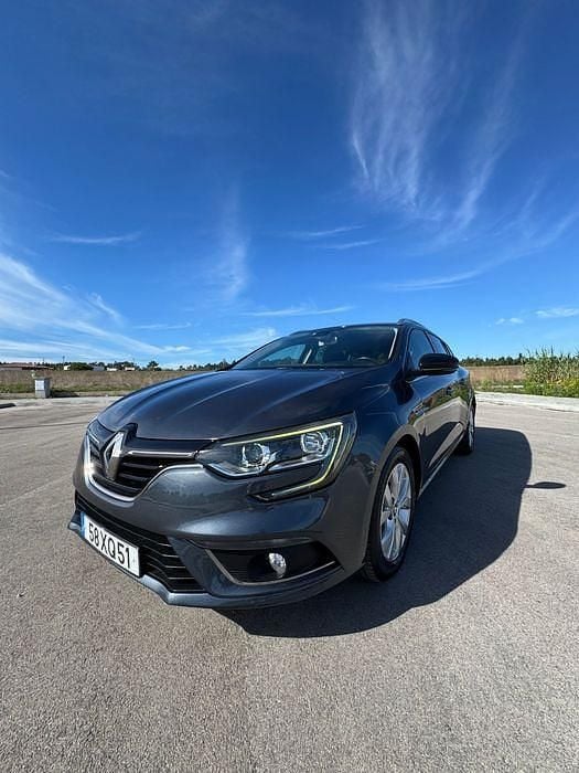 Usado 2019 Renault Mégane IV LIMITED Sedan | € 12.750 (Preço justo) - Imagem 1/4
