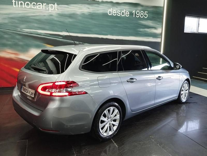 Usado Peugeot 308 SW Style 102 HP (75 kW) 2020 Cinzento Carrinha