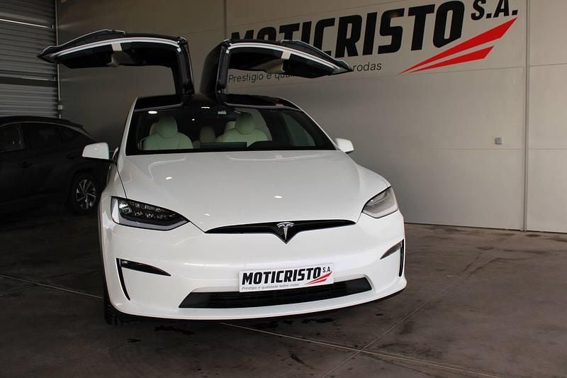 Usado Tesla Model X Long Range AWD 492 kW (670 HP) 2023 Branco SUV