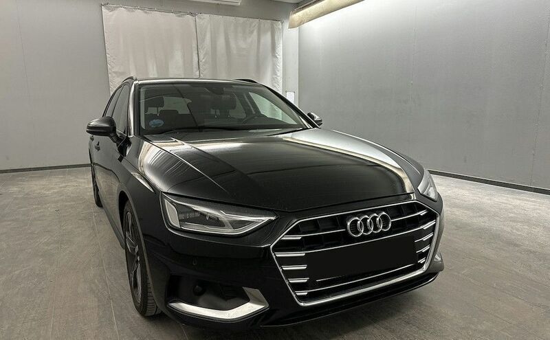 Preto Usado 2021 Audi A4 Advanced Carrinha | € 29.980 (Preço elevado) - Imagem 1/4