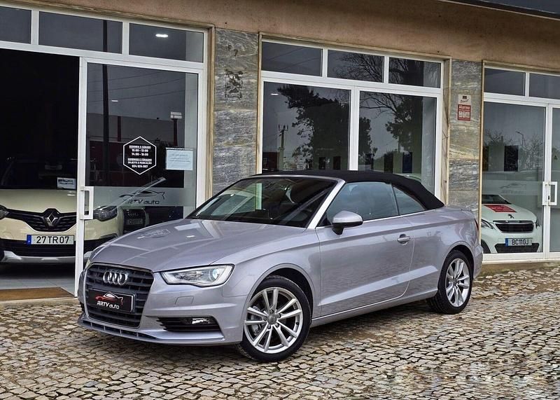 Usado Audi A3 Cabriolet Attraction 110 HP (80 kW) 2016 Cinza Cabrios