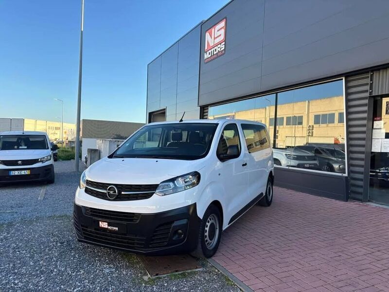Branco Usado 2020 Opel Vivaro Essentia Van | € 28.900 (Caro) - Imagem 1/4