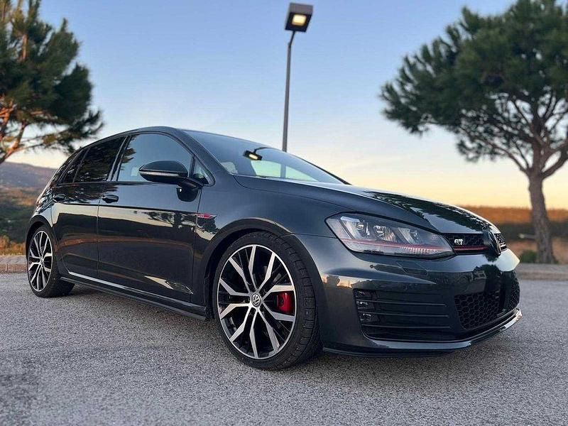 Usado VW Golf VII GTI 230 HP (169 kW) 2015 Sedan