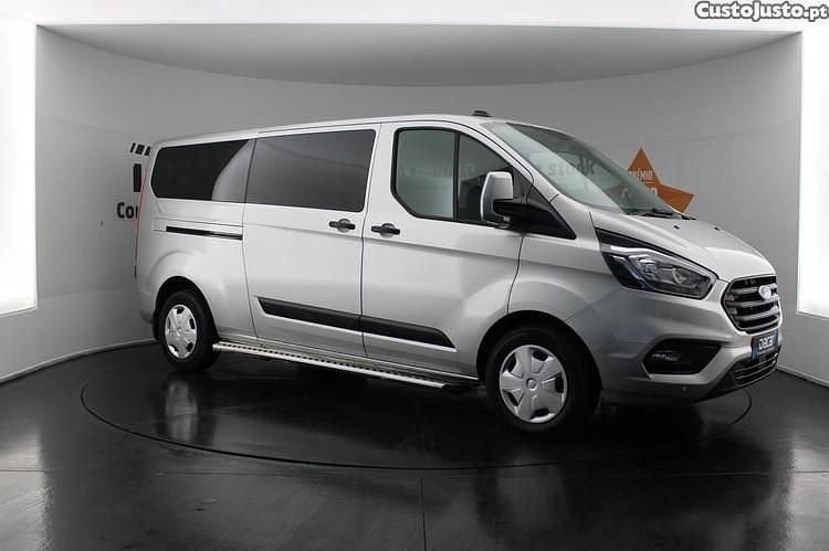 Cinza Usado 2022 Ford Transit Custom Trend Monovolume | € 31.599 (Preço justo) - Imagem 1/1