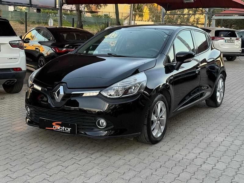 Preto Usado 2016 Renault Clio IV LIMITED Citadino | € 11.950 (Preço justo) - Imagem 1/4