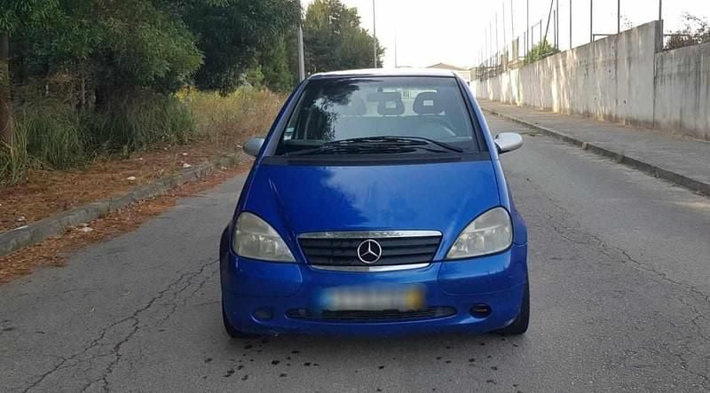 Azul Usado 1999 Mercedes A140 Citadino | € 1.750 (Preço justo) - Imagem 1/4