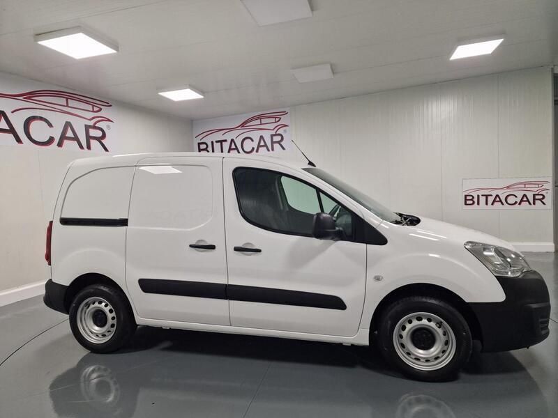 Branco Usado 2018 Peugeot Partner Monovolume | € 15.750 (Caro) - Imagem 1/4