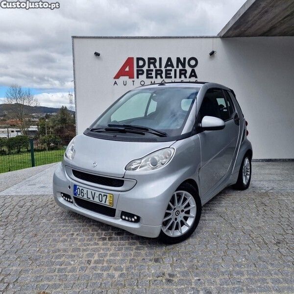 Usado Smart ForTwo Coupé Passion 71 HP (52 kW) 2011 Cinza Cabrios
