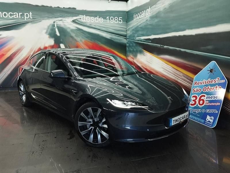 Cinzento Usado 2023 Tesla Model 3 Sedan | € 41.499 - Imagem 1/4