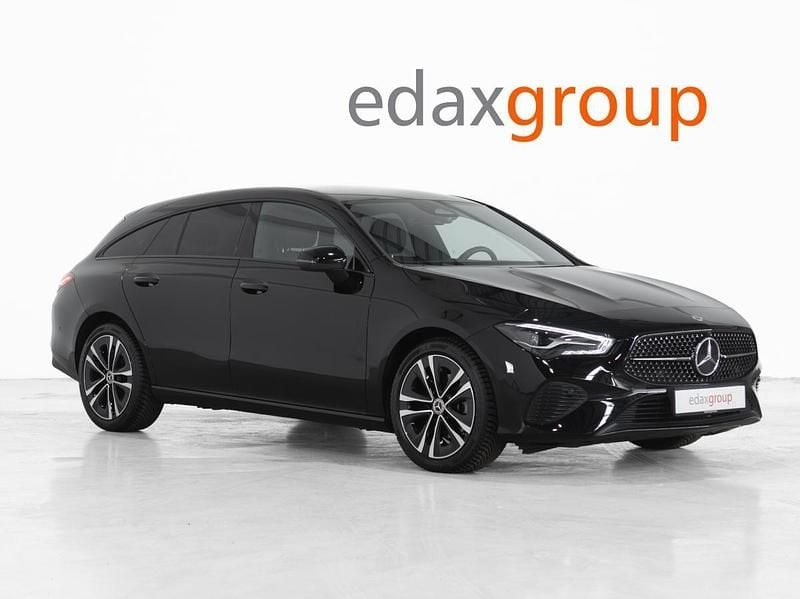 Preto Usado 2024 Mercedes CLA180 Shooting Brake Carrinha | € 33.490 - Imagem 1/4