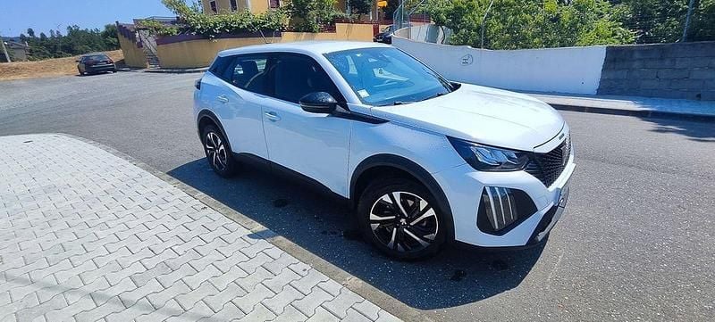 Usado Peugeot 2008 136 HP (100 kW) 2024 SUV